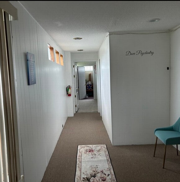 More Photos Of 8 Manor Rd, Smithtown Office For Sale