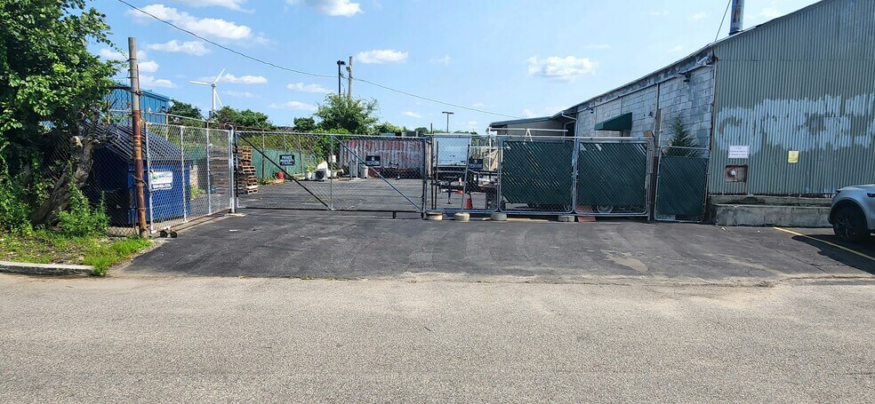 More Photos Of 15 Freeport Way, Boston Distribution For Lease