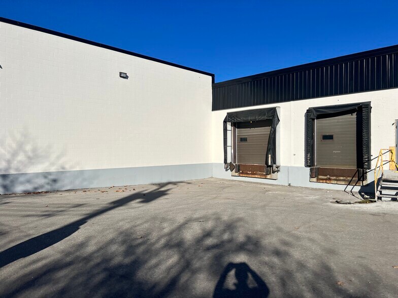 More Photos Of 44 Apex Rd, Toronto Light Manufacturing For Lease