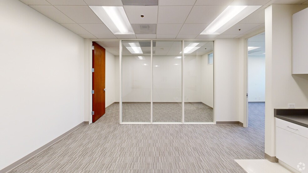More Photos Of 21515 Hawthorne Blvd, Torrance Unknown For Lease