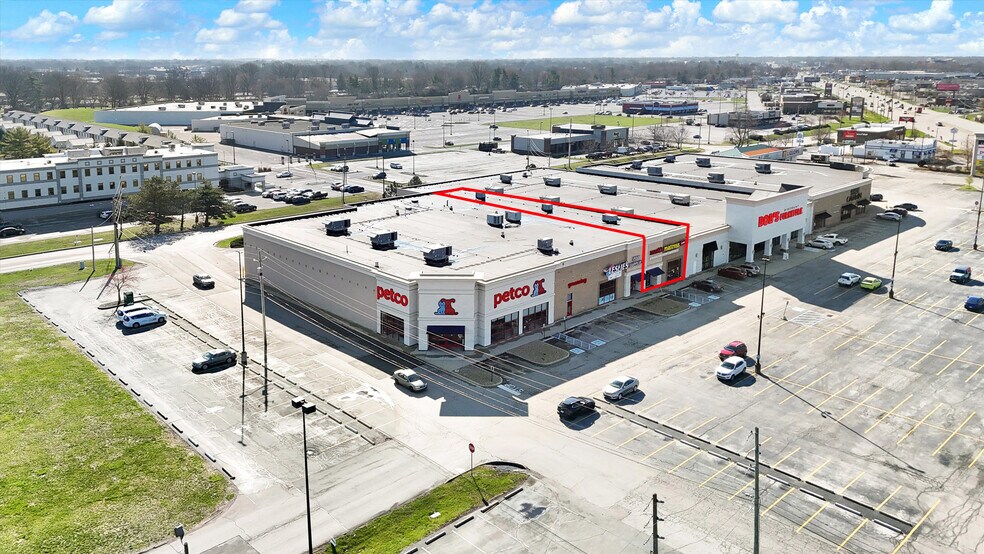 More Photos Of 7565 US Highway 31 S, Indianapolis Storefront For Lease