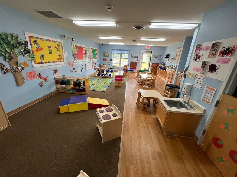 More Photos Of 62 Capital Dr, Warsaw Office For Sale