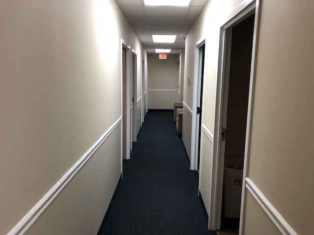 More Photos Of 21155 Whitfield Pl, Sterling Office For Sale