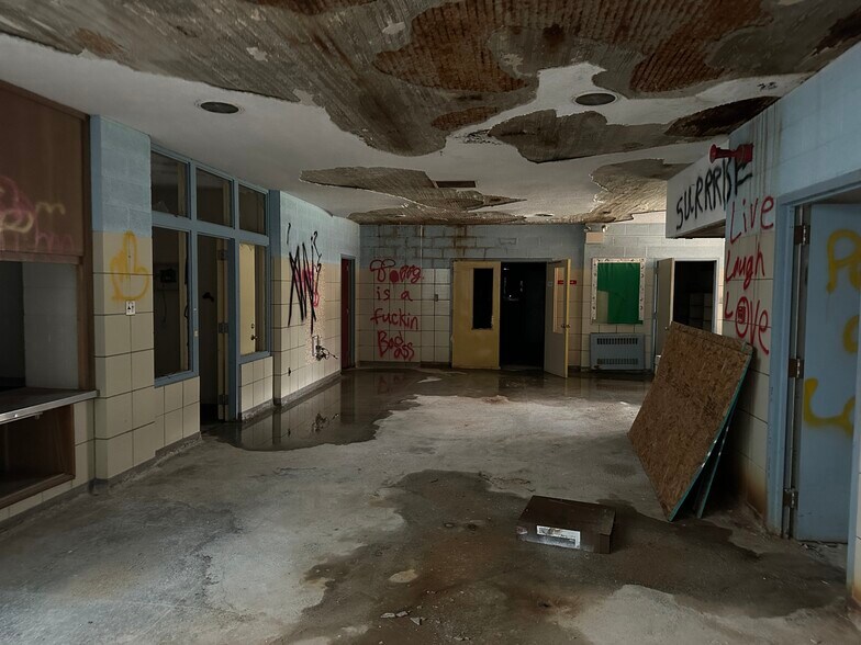 More Photos Of 1123 N Sherman St, Bay City Schools For Lease