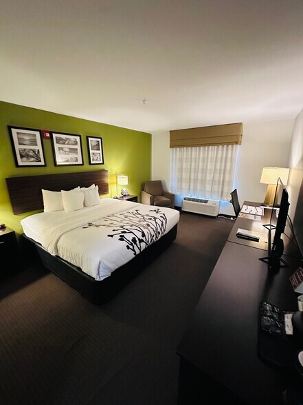 More Photos Of 4450 Rhea County Hwy, Dayton Hotel For Sale