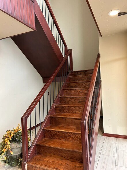 More Photos Of 3829 N Classen Blvd, Oklahoma City Office For Lease