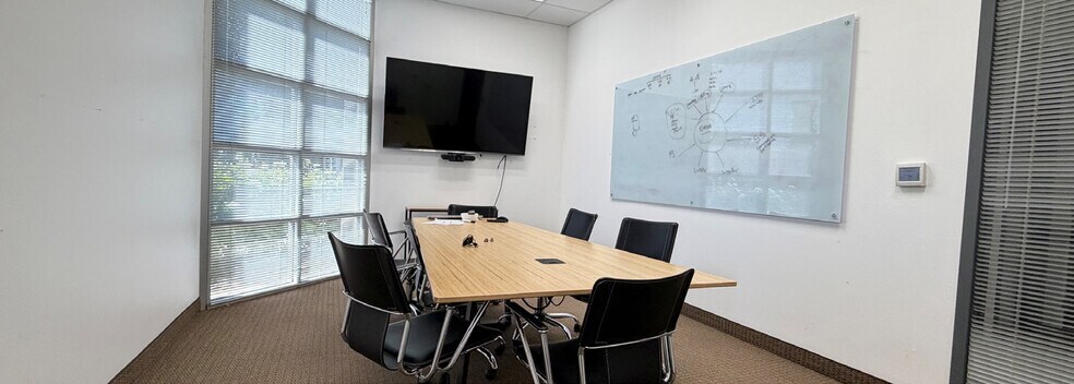 More Photos Of 7621 N Del Mar Ave, Fresno Office For Lease