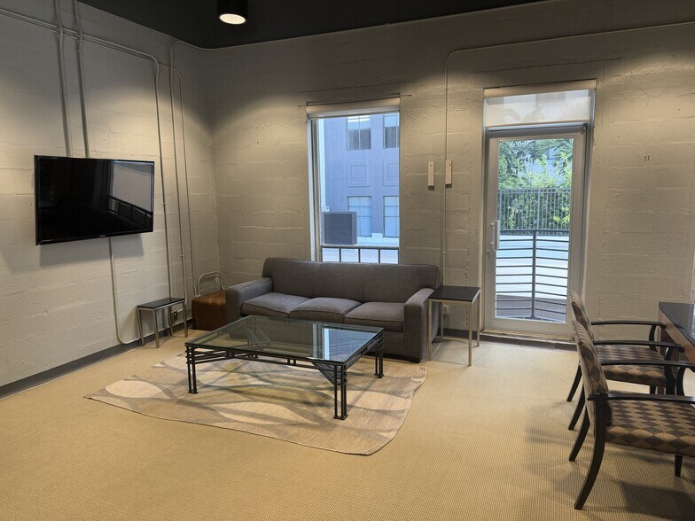 More Photos Of 400 Clematis St, West Palm Beach Loft Creative Space For Lease