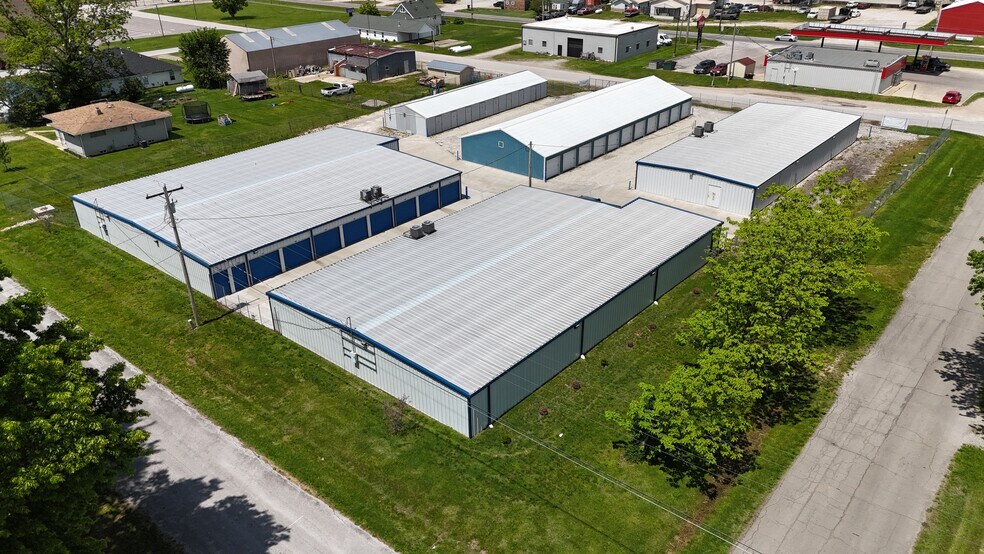 More Photos Of 1061 Banning st, Marshfield Self Storage For Sale