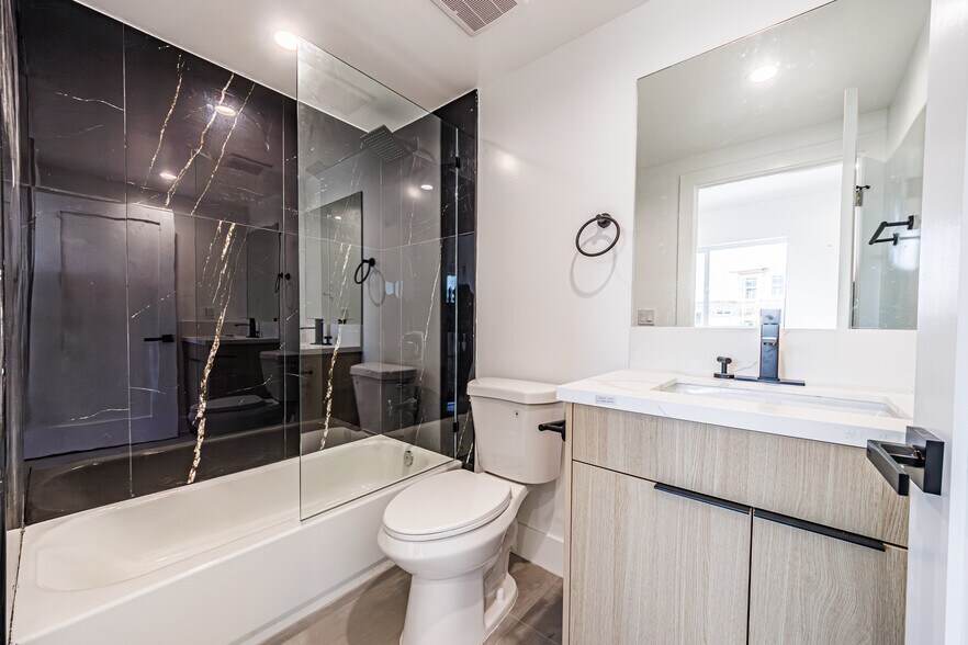 More Photos Of 5209 W 20th St, Los Angeles Multifamily For Sale