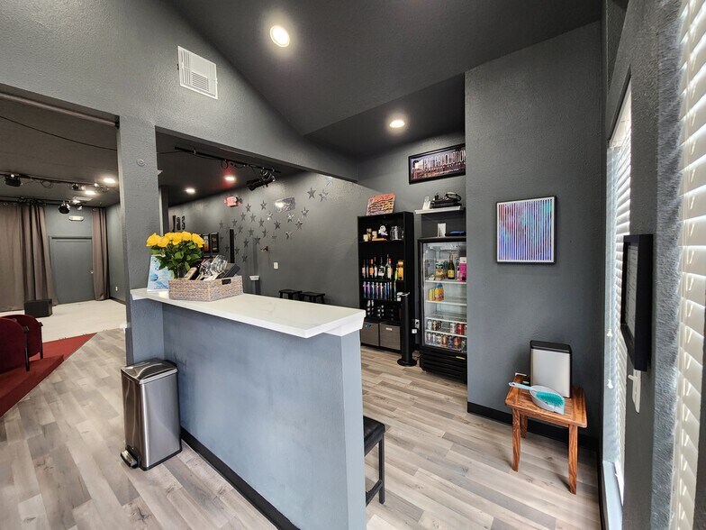 More Photos Of 415 E Parkwood Ave, Friendswood Medical For Lease