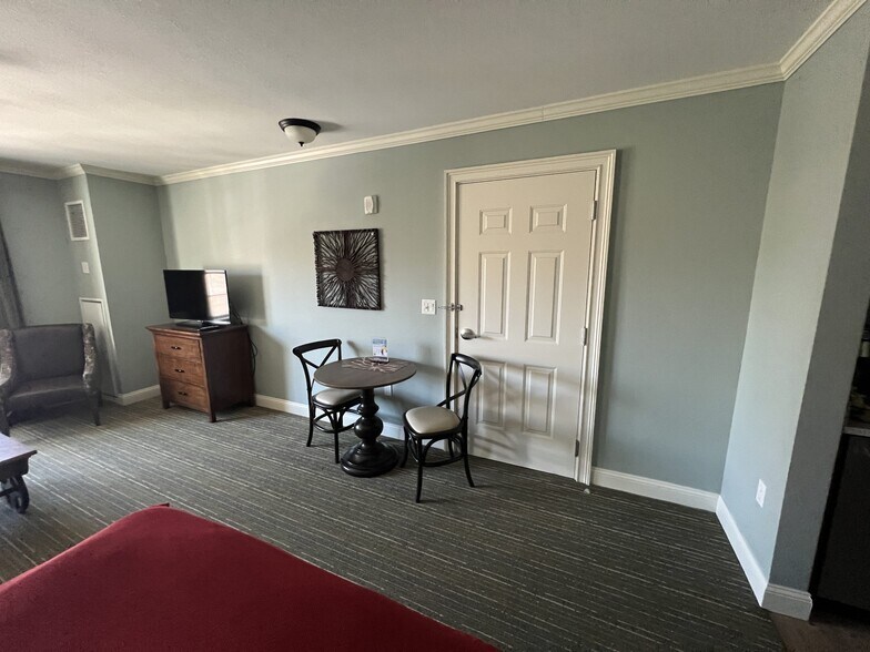 More Photos Of 22 Mountain dr, Lincoln Multifamily For Sale