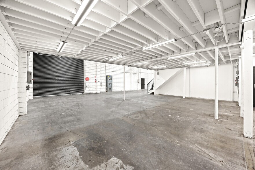 More Photos Of 2702 Saint Louis Ave, Signal Hill Warehouse For Lease