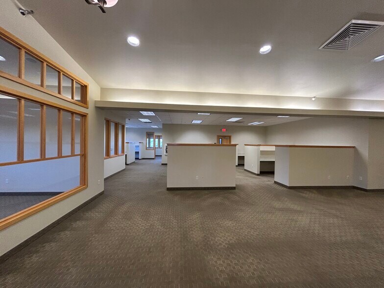 More Photos Of 525 SW Umatilla St, Redmond Office For Sale
