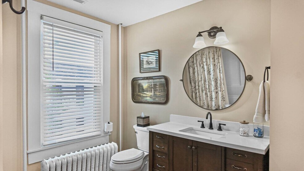 More Photos Of 323 Ballengee St, Hinton Office For Sale