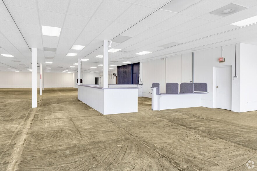 More Photos Of 6542 E Virginia Beach Blvd, Norfolk Freestanding For Lease