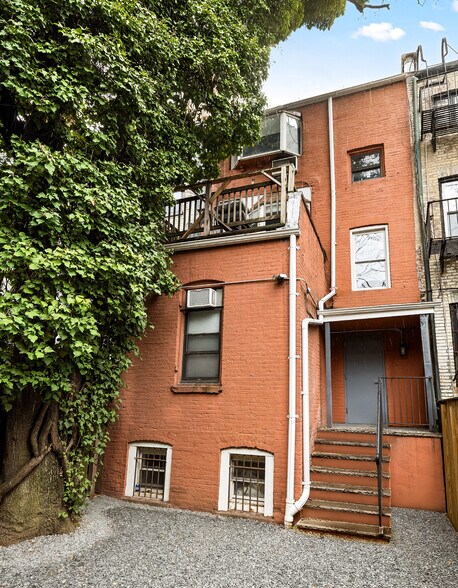 More Photos Of 15 Gay St, New York Apartments For Sale