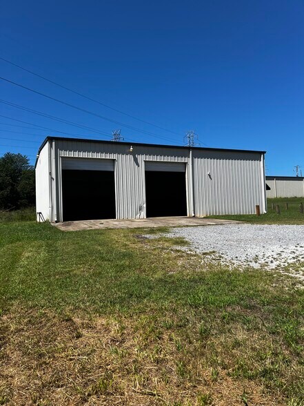 More Photos Of 466 Hampshire Dr, Gaffney Warehouse For Lease