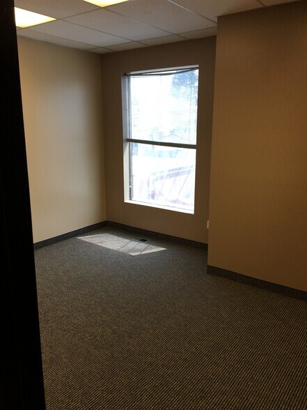 More Photos Of 15241 Stony Plain Rd NW, Edmonton Storefront Retail Office For Lease