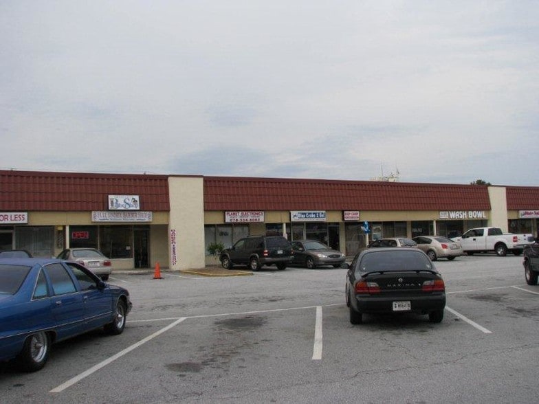 More Photos Of 4827-4903 Old National Hwy, College Park General Retail For Lease