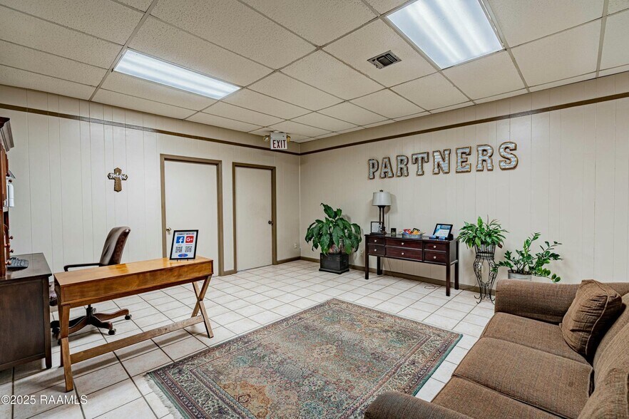 More Photos Of 1312 W Admiral Doyle Dr, New Iberia Industrial For Sale