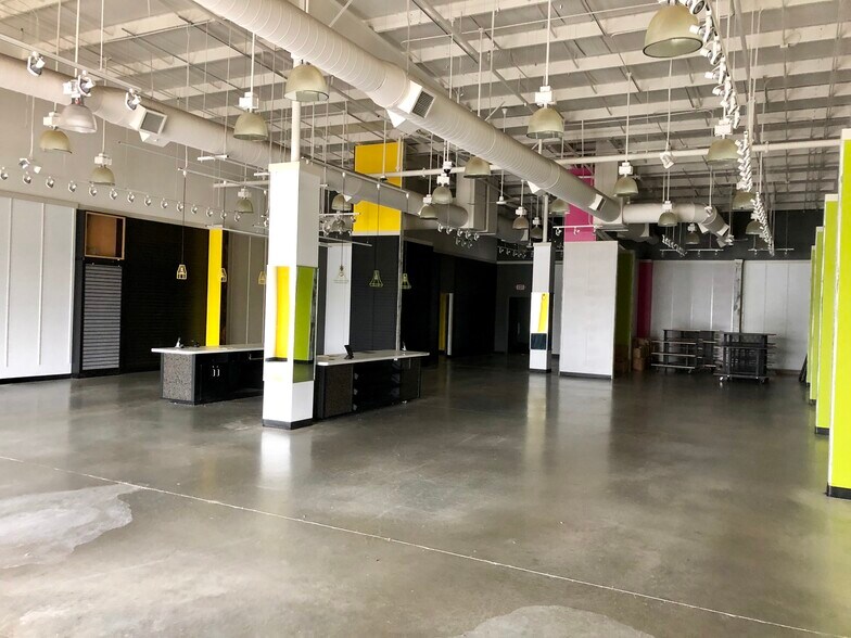 More Photos Of 4310 7th St, Bay City Freestanding For Lease