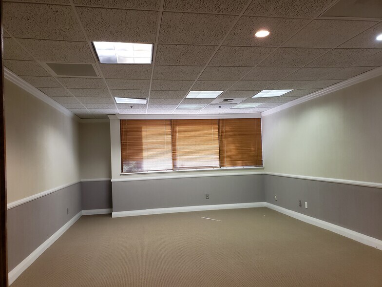 More Photos Of 2000 S Eastern Ave, Las Vegas Loft Creative Space For Sale