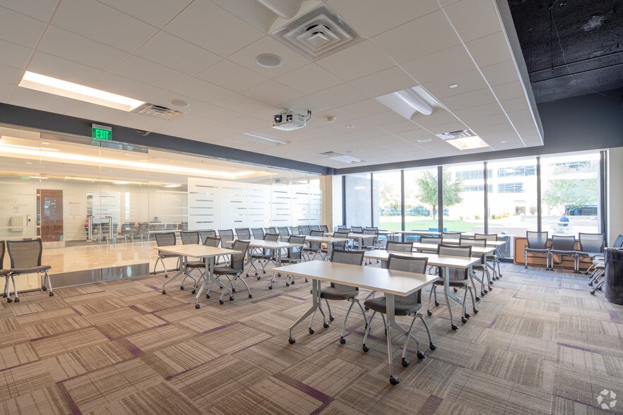 More Photos Of 3003 N Central Ave, Phoenix Office For Lease