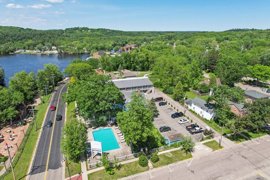 More Photos Of 910 River Rd, Wisconsin Dells Hotel For Sale