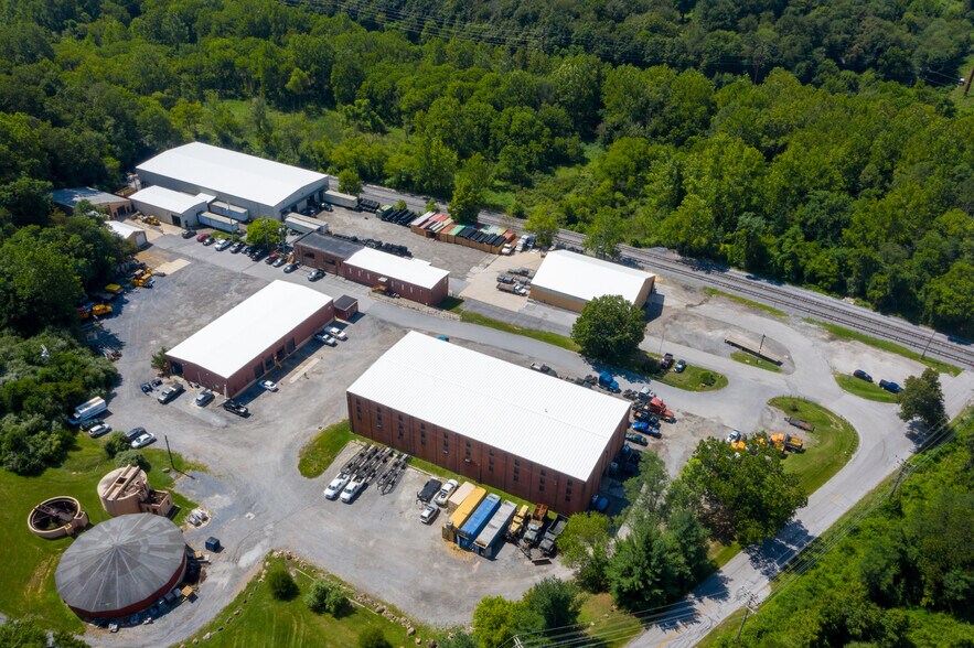 More Photos Of 2601 Emory Rd, Finksburg Flex For Lease