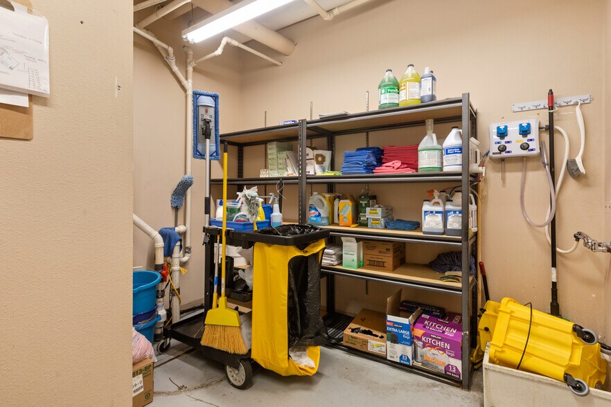 More Photos Of 555 Corporate Dr, Kalispell Medical For Lease