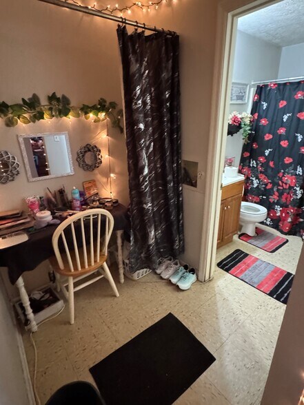 More Photos Of 509 Last Resort Ct, Cumberland Multifamily For Sale