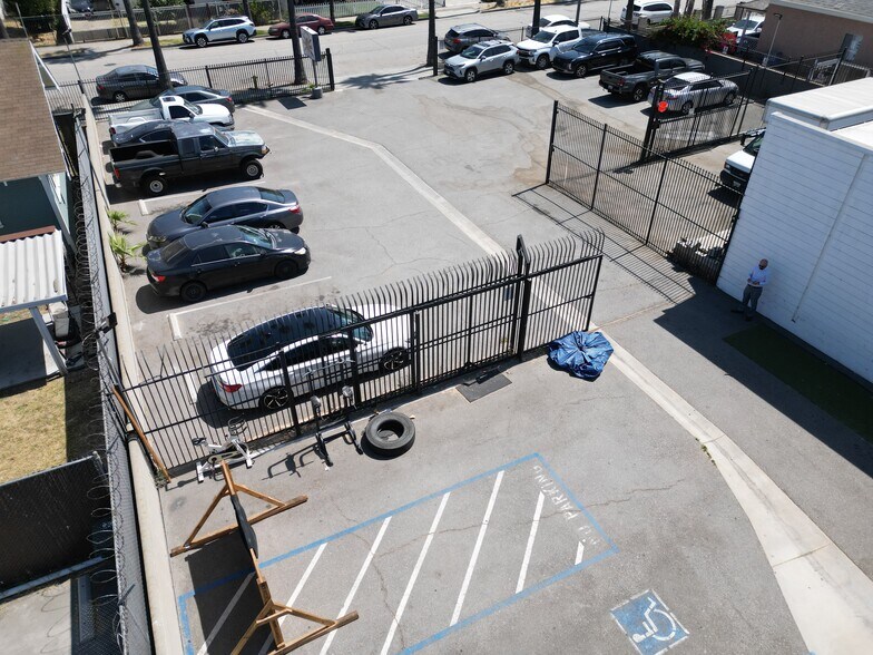 More Photos Of 440 E Holt Ave, Pomona Storefront For Lease