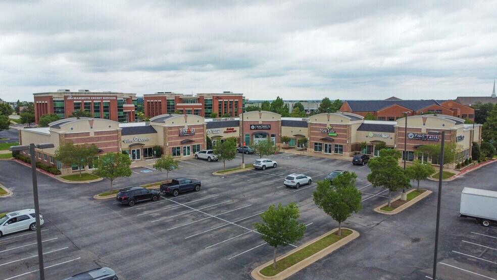 More Photos Of 14201 N May Ave, Oklahoma City Storefront For Lease