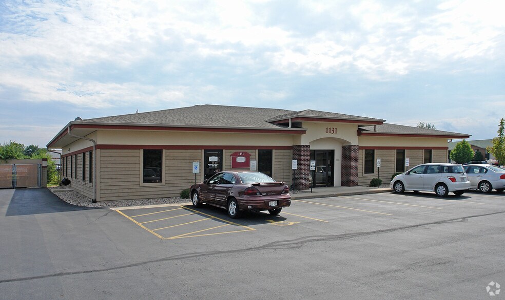 More Photos Of 1131 Prairie Dr, Racine Office For Sale