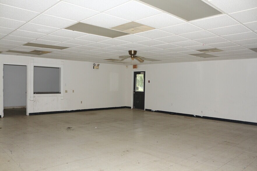 More Photos Of 3001 W Lafayette Ave, Jacksonville Flex For Sale