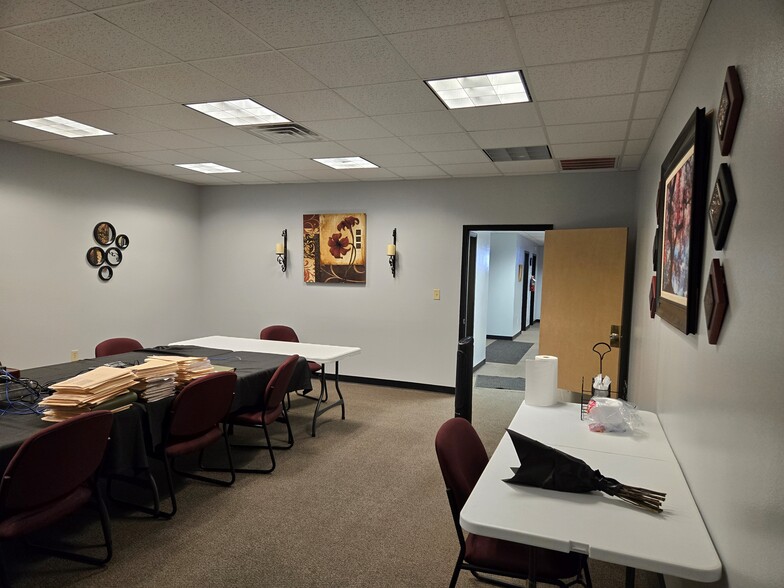 More Photos Of 700 S 10th St, McAllen Office For Sale