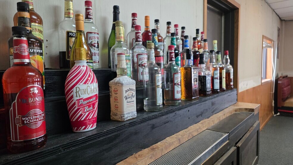More Photos Of 51 W Water St, Markesan Restaurant For Sale