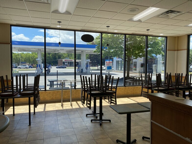 More Photos Of 88 Wolf Rd, Albany Fast Food For Lease