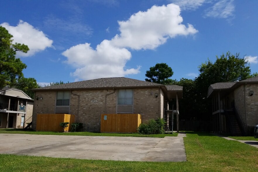 More Photos Of 1947 Greenbriar Colony Dr, Houston Apartments For Sale