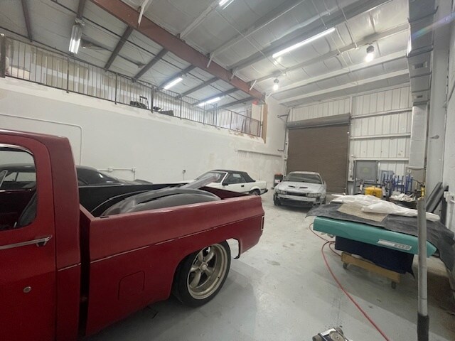 More Photos Of 519 SE 32nd Ct, Fort Lauderdale Warehouse For Lease