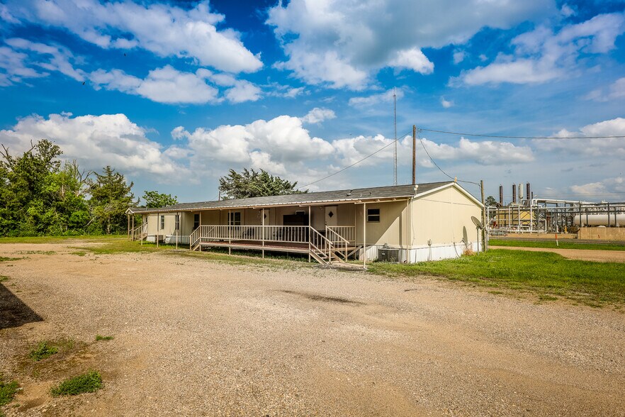 More Photos Of 2617 US Highway 79 N, Carthage Industrial For Sale