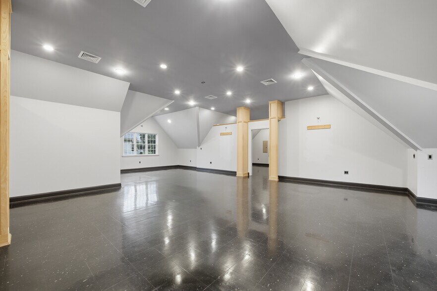 More Photos Of 166 S Broad St, Meriden Medical For Lease