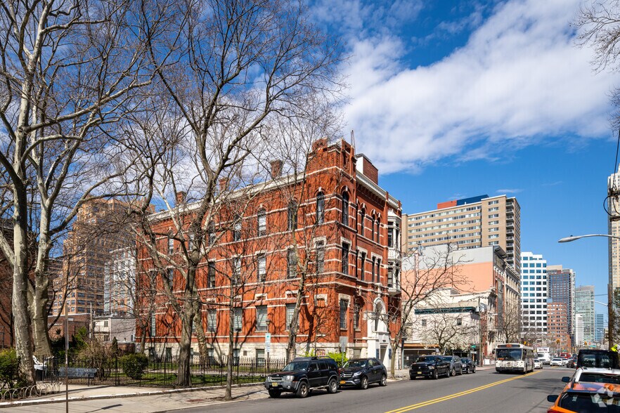 More Photos Of 239 Washington St, Jersey City Loft Creative Space For Lease