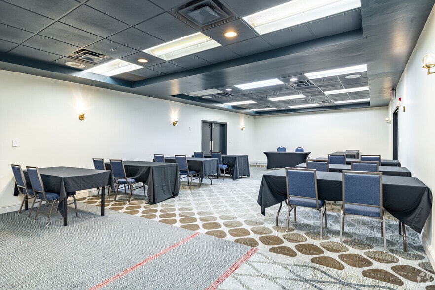 More Photos Of 2055 S Park Pl SE, Atlanta Hotel For Sale