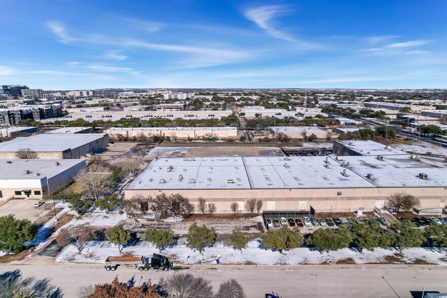 More Photos Of 10420 Metric Blvd, Austin Warehouse For Lease