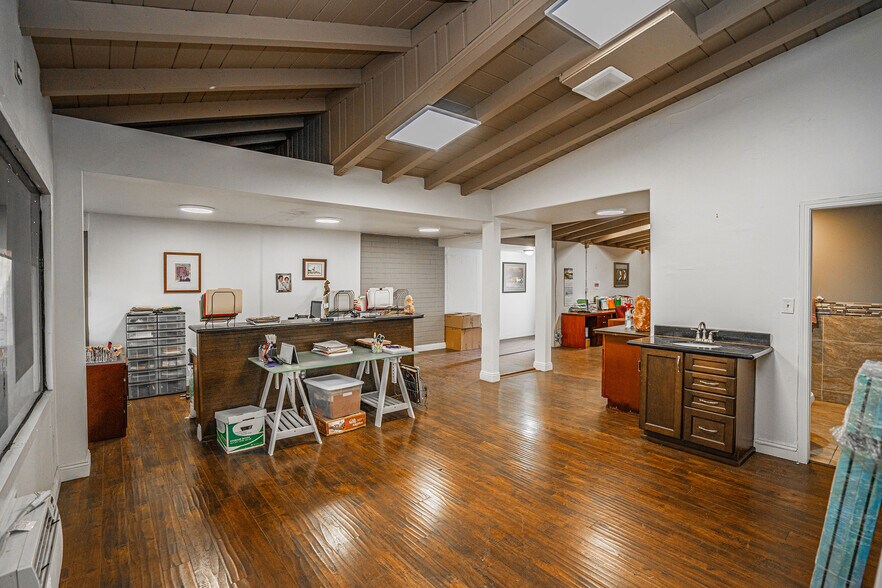 More Photos Of 6286 Beach Blvd, Buena Park Storefront For Sale