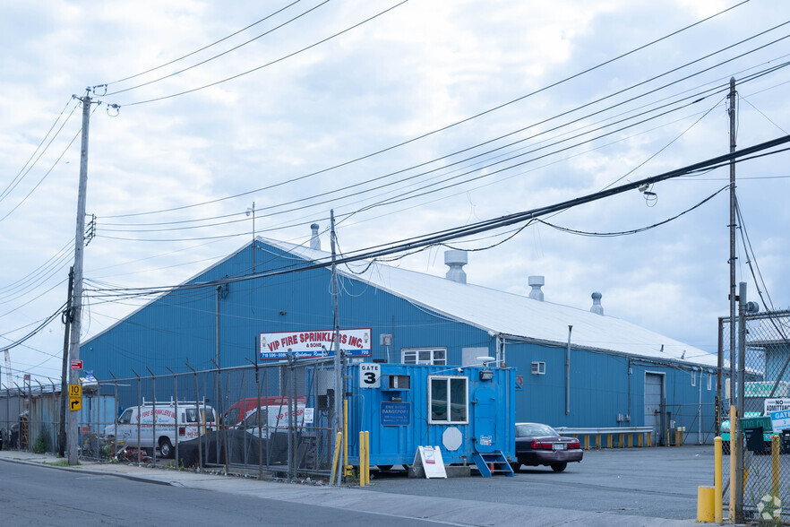 Primary Photo Of 700 Columbia St, Brooklyn Warehouse For Lease