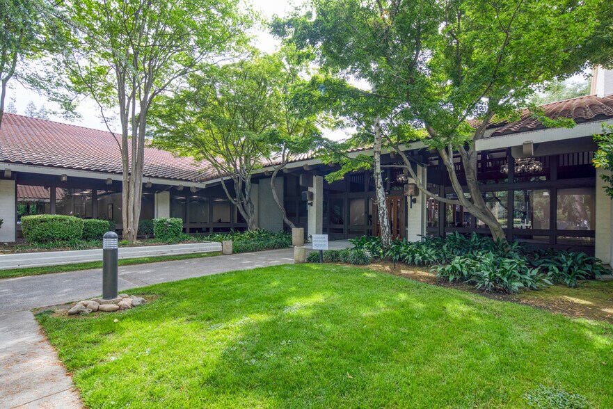 More Photos Of 3636-3640 American River Dr, Sacramento Office For Sale