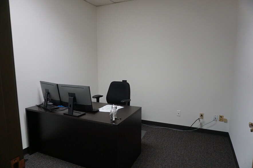 More Photos Of 9420 Topanga Canyon Blvd, Chatsworth Office For Lease